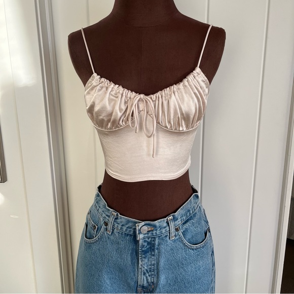 Satin crop tank - Picture 3 of 4